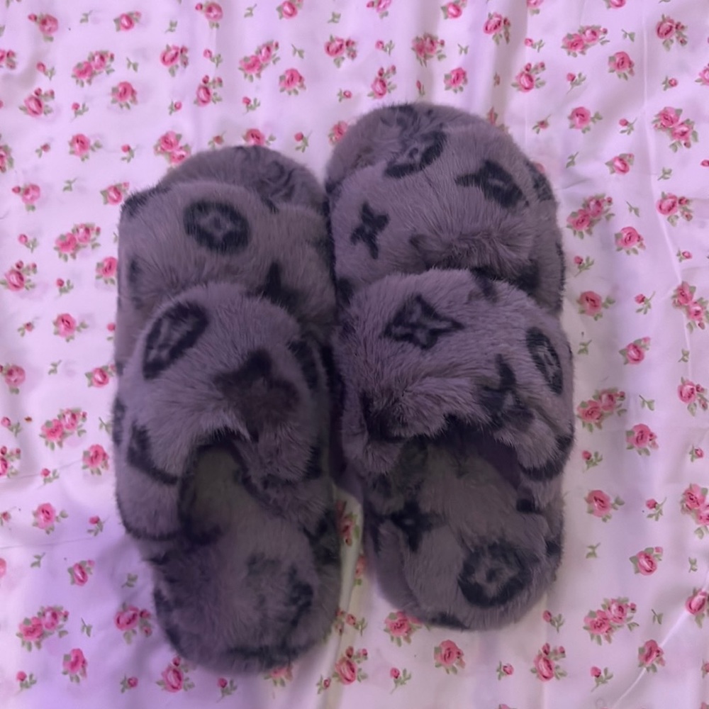 Fluffy gray slippers